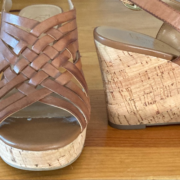 Women’s size 7 neutral wedge by Franco Sarto. - Picture 3 of 6